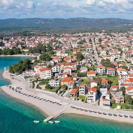 Olive Shared Pool Apartment *