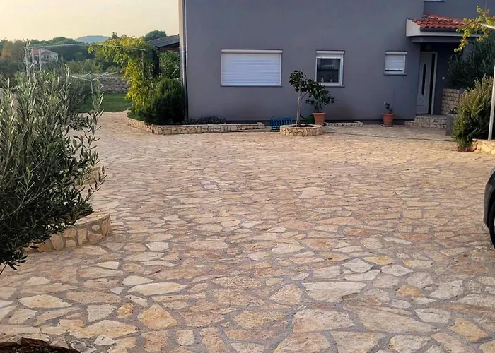 Olive Shared Pool Appartamento Pirovac