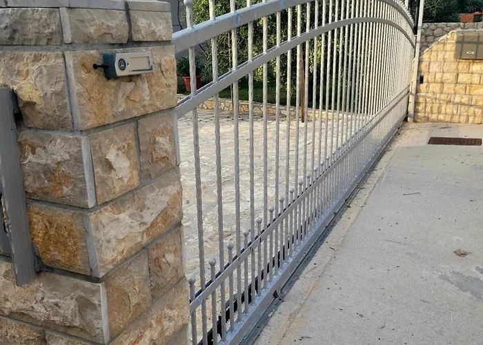 Apartment Olive Shared Pool Pirovac